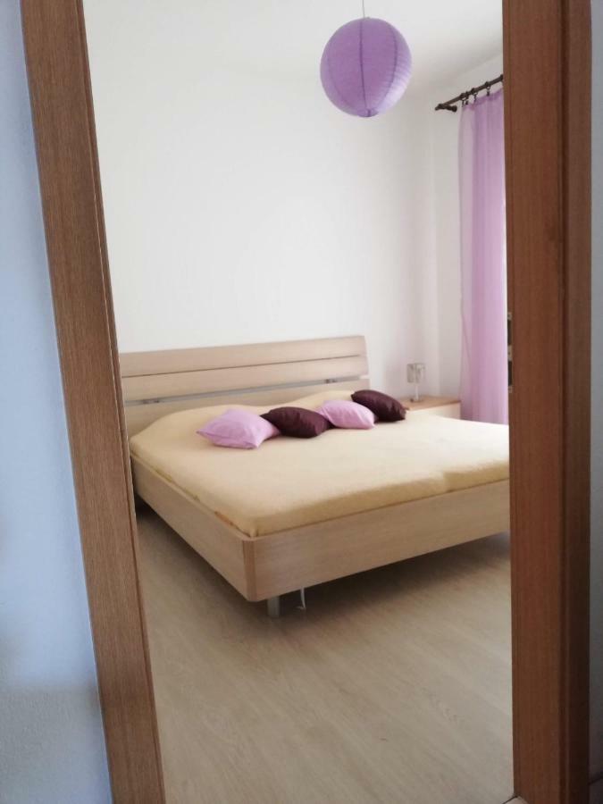 Spacious Family Apartment With Parking In The Shade And Barbecue House Sibenik Exterior photo