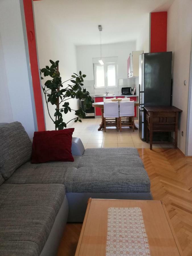 Spacious Family Apartment With Parking In The Shade And Barbecue House Sibenik Exterior photo